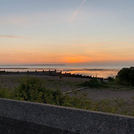 Salty Shore By The Beach In Whitstable Exteriér fotografie